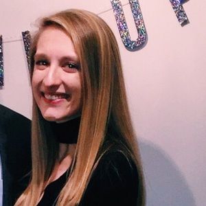 Meet your Posher, Claire